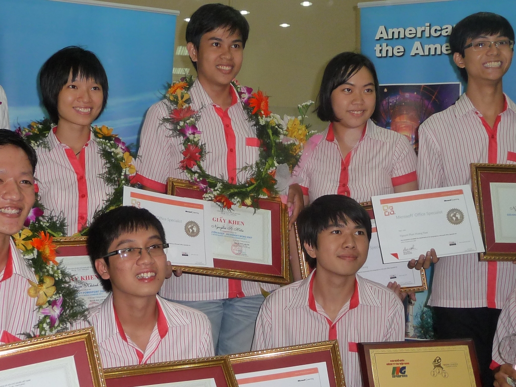 Thông báo tuyển HSSV vào đội tuyển STU tham gia cuộc thi “Microsoft Office World Champion” 2012
