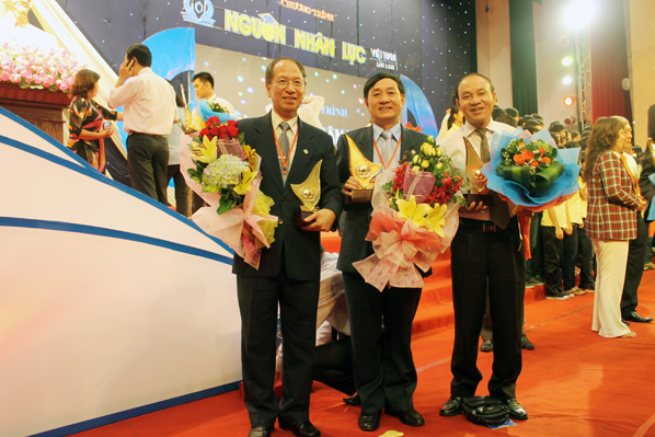 STU đạt danh hiệu Biểu tượng vàng Nguồn Nhân Lực Việt Nam