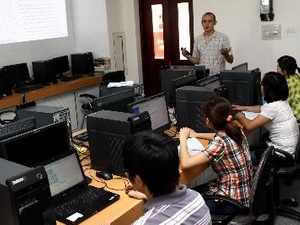 French group helps train hi-tech engineers in Vietnam