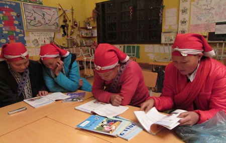 Ethnic women learn to read, write in free class