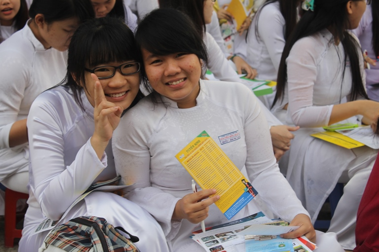 Trường Đại học Công nghệ Sài Gòn tham gia tư vấn tuyển sinh 2014 tại Trường THPT Nguyễn Hữu Huân, Quận Thủ Đức
