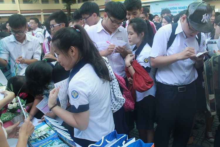 Trường ĐH Công Nghệ Sài Gòn tư vấn tuyển sinh tại TRƯỜNG THPT Nguyễn Thái Bình