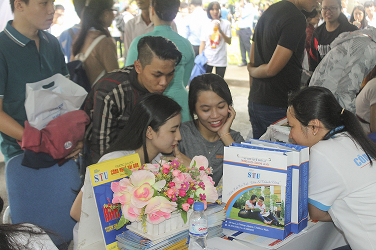 Trường Đại học Công Nghệ Sài Gòn tham gia ngày hội tư vấn tuyển sinh - xét tuyển 2016 do báo Tuổi trẻ Tp.HCM tổ chức