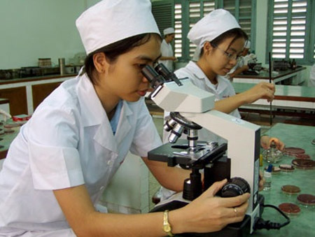 Vietnam lacks science graduates