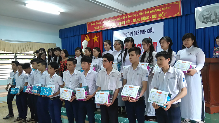 Chương trình Học bổng STU - Chắp cánh ước mơ tại Trường THPT Diệp Minh Châu