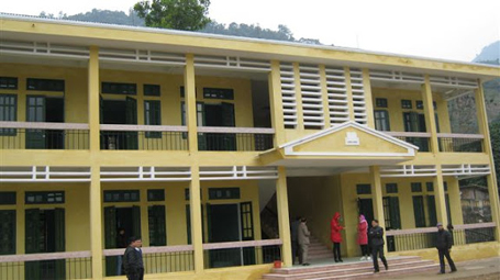 Two American organisations help build 25th school in Vietnam