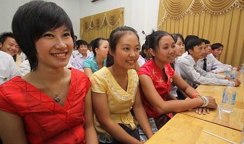 Vietnam tops list of scholarship providers in Laos