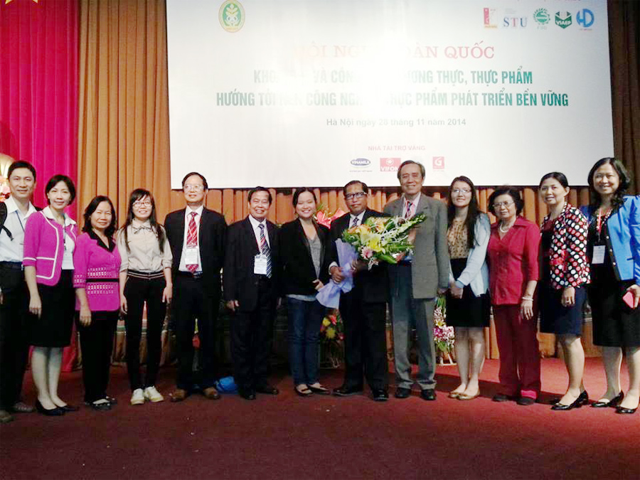 Giảng viên khoa Công nghệ Thực phẩm tham gia Hội nghị khoa học toàn quốc tại Hà Nội